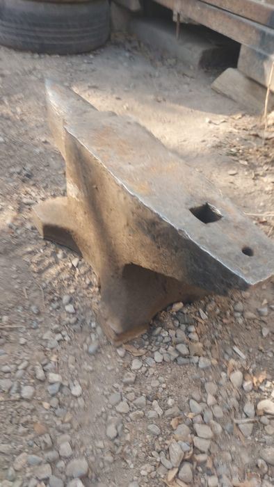 Наковальник      .