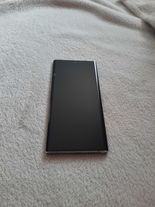 Vand/schimb samsung note 10plus 12g ram 256gb puțin spart fata/spate.