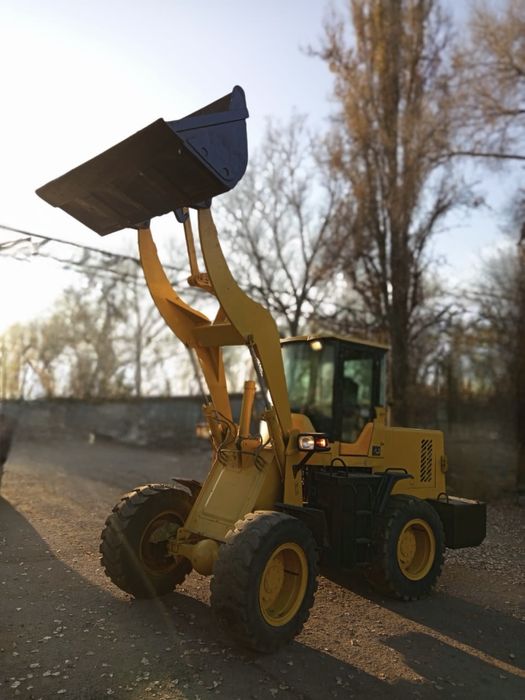 Продам Погрузчик ковшовый 1.2куб Fukai ZL 2014г.
