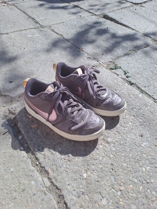 Nike court borough  low