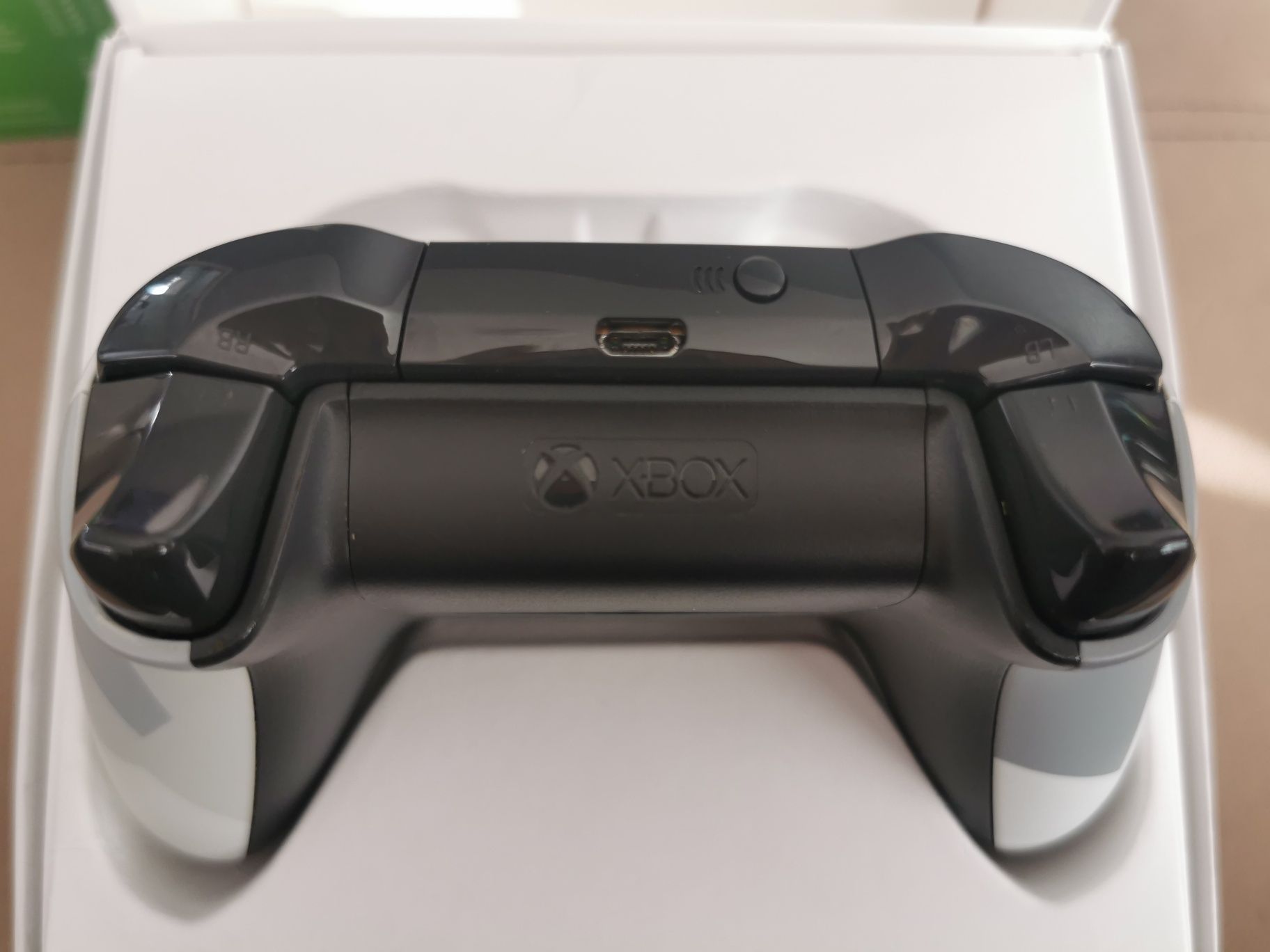 4 уникални джойстика Xbox One