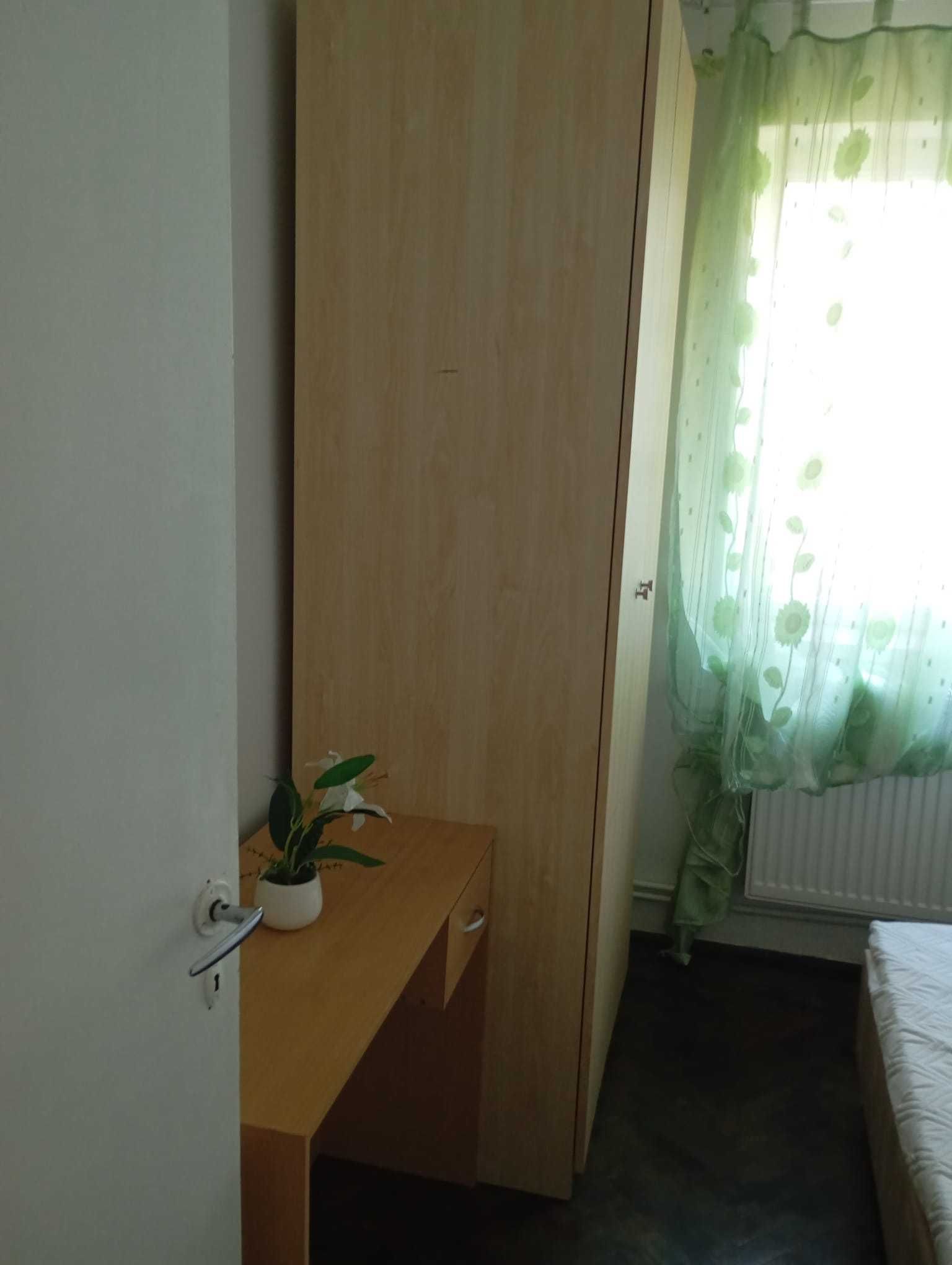Inchiriez apartament cu 2 camere mobilat in HCC(zona Monument) Caracal