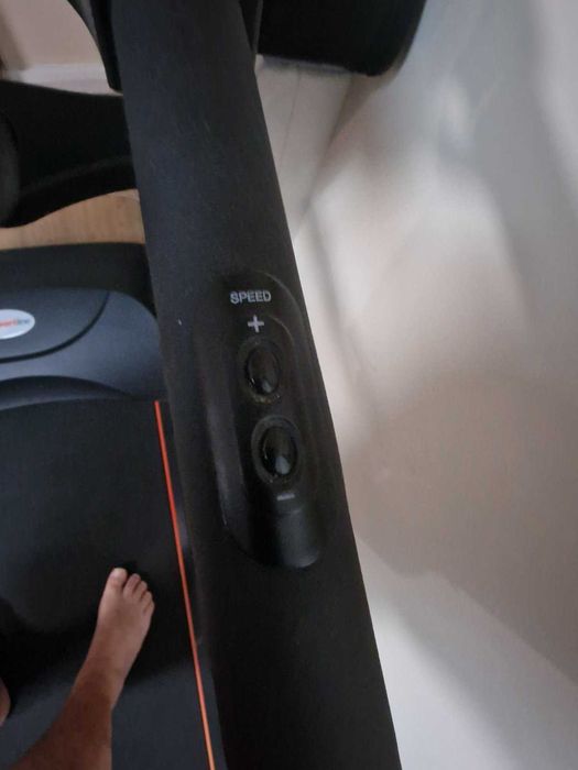 Бягаща пътека inSPORTLine inCondi T400i