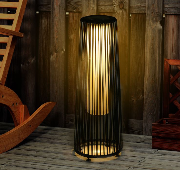 Градинска соларна лампа