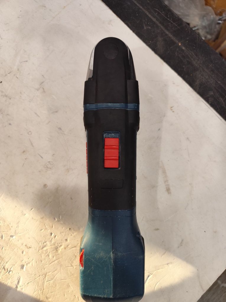 Безчетков акумулаторен мултитул Бош Bosch GOP 18 V-EC + 4Ah