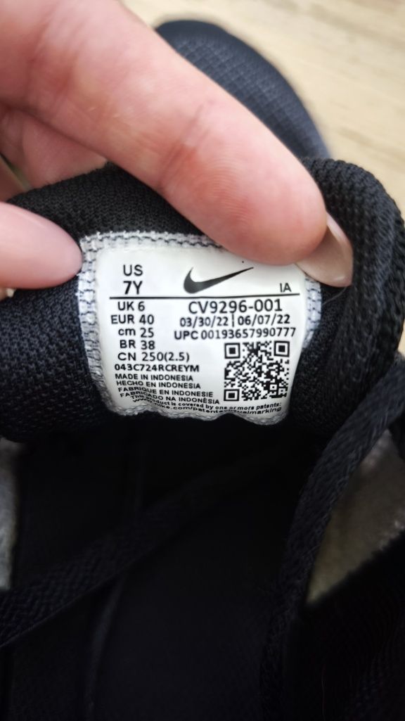 Маратонки Nike 40 номер