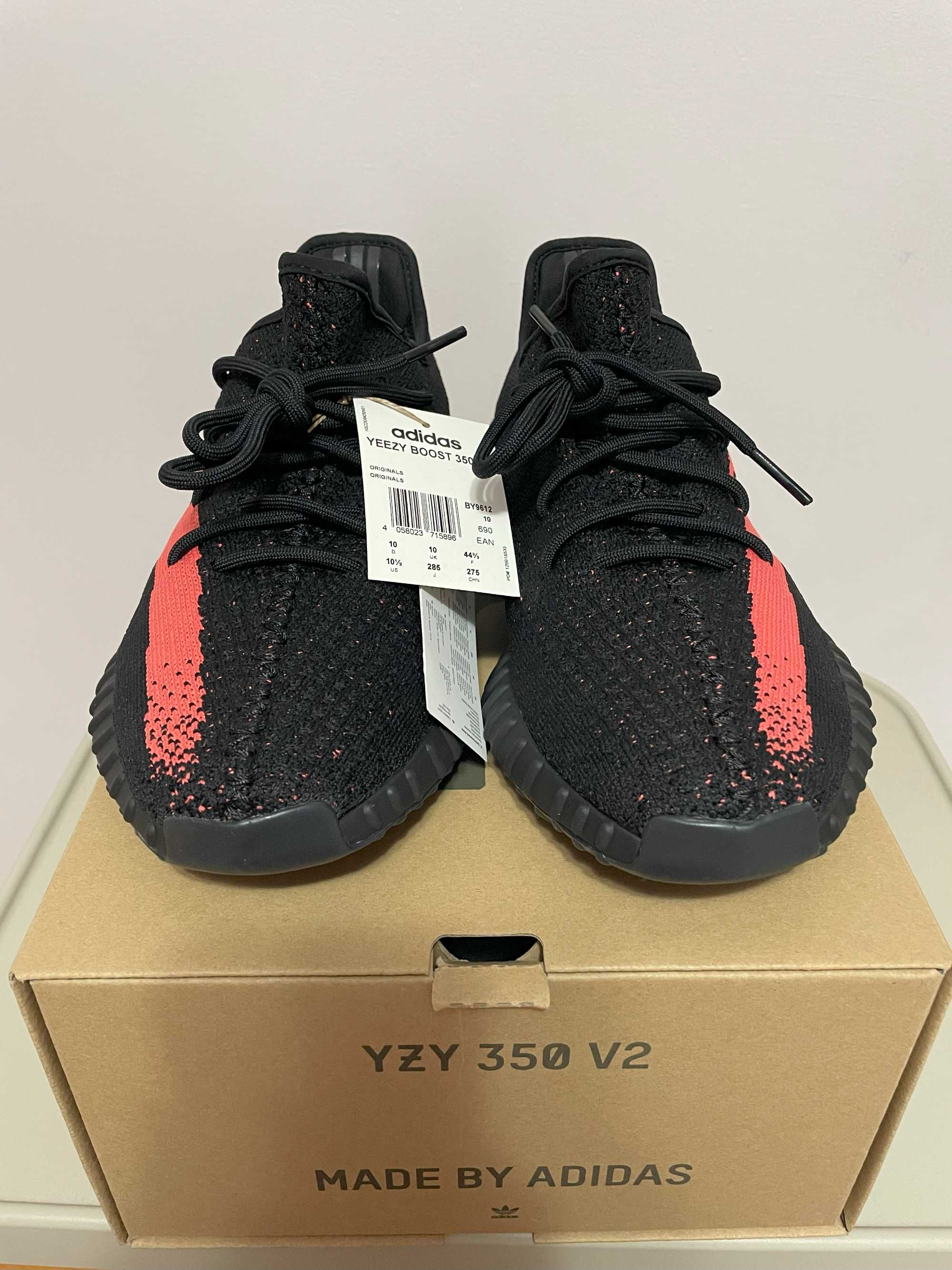 Yeezy Boost 350 v2  Red Stripe / Core Black Red 44 2/3, 44