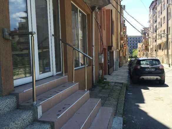 Магазин, Студио, Кабинет, Склад, Офис- ул. Три Уши 5