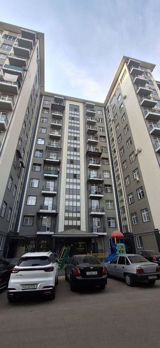 Юнусабад 8 квартал. Продается квартира 2/1/11