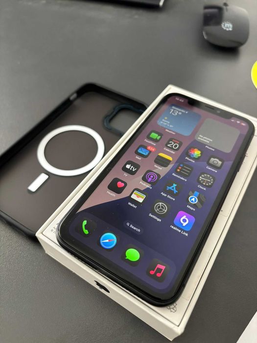 Iphone 11 in stare perfecta in cutia originala, 128 gb, negru 899 lei