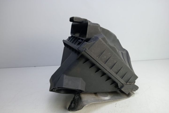 Carcasa filtru aer   2.0 benzina 06B133835BD Audi A4 B6