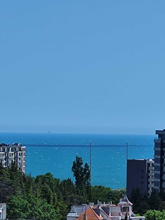 Тристаен апартамент във Бриз