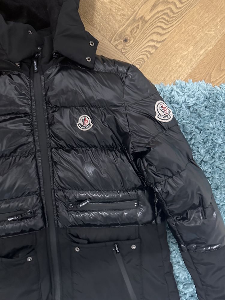 Vand geaca moncler