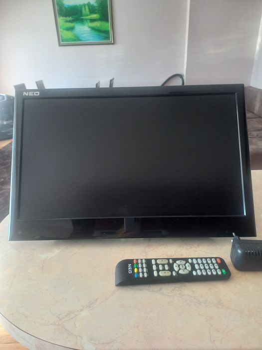 Телевизор NEO, плюс Стойка за стена