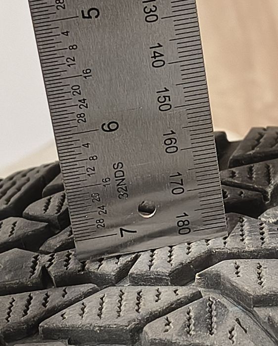 2 anvelope de iarna 195 65 r15 Nokian