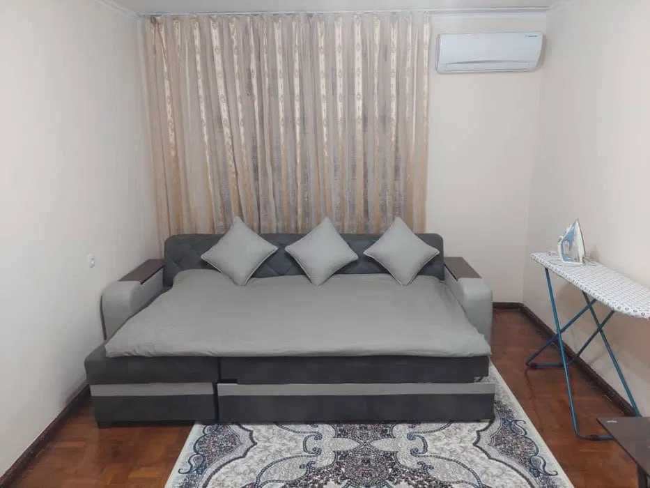 Сдаётся квартира в Яшнабадском 1/4/9 827*