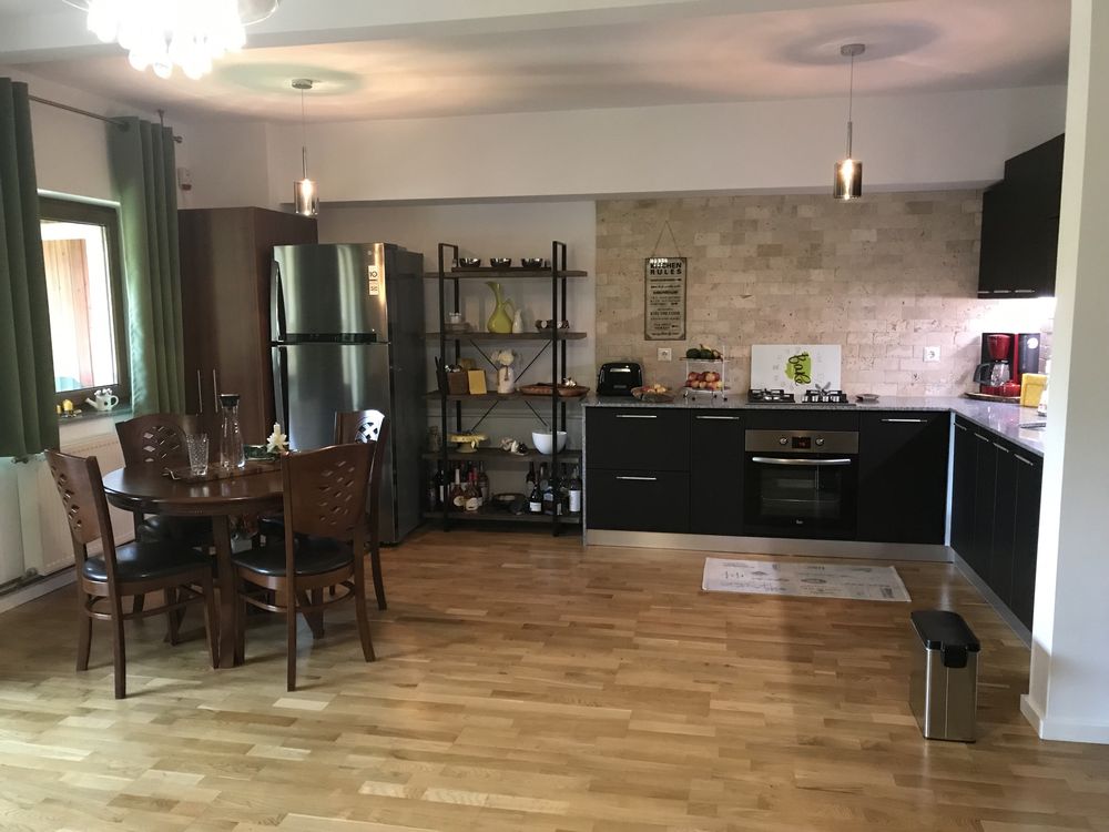 Proprietar , vand apartament in Sinaia