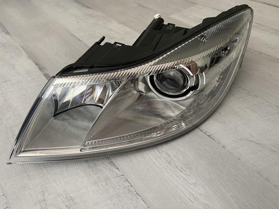 Far stanga skoda octavia 2 fl facelift xenon adaptiv impecabil Europa