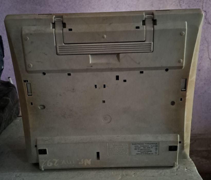 Masina de scris electrica Sharp PA-3000x defecta