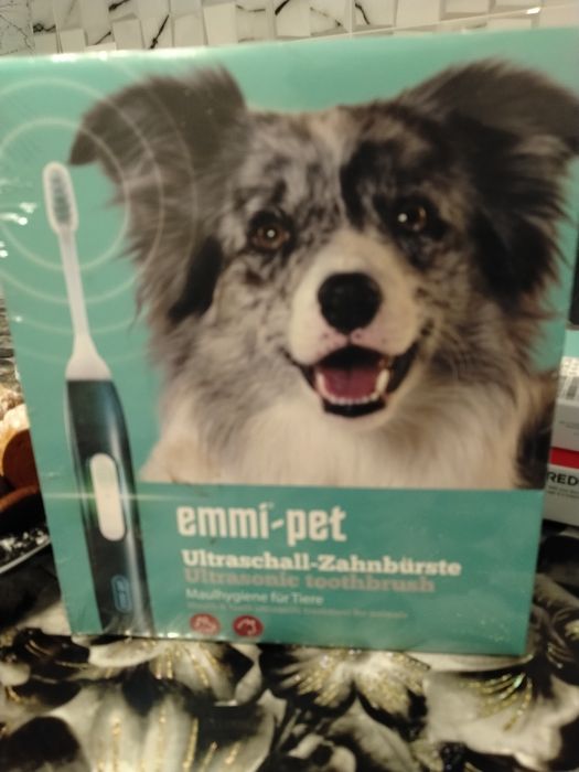 Periuța de dinți pentru câini sau pisici cu pasta inclusa