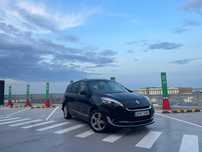 Vând sau Schimb  Renault Scenic 1.6 dCi Bose | 7 locuri | Trapa | Dist