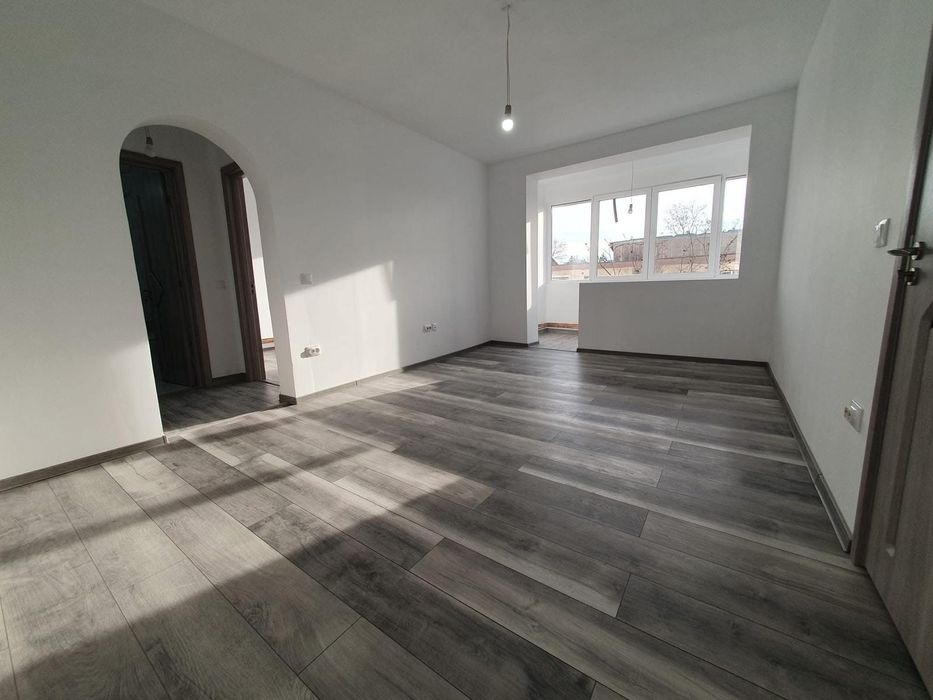 Apartament 2 camere,  strada. Libertății nr 5