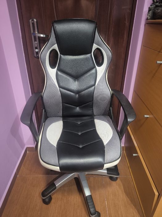 Scaun gaming Kring rotativ inaltime ajustabila Negru/Alb