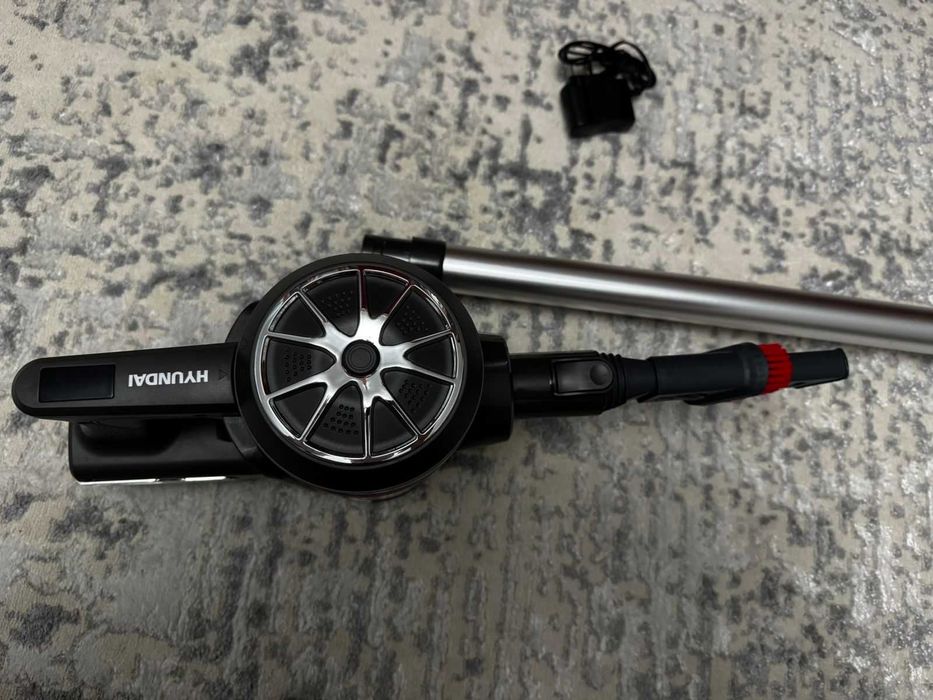 Пылесос вертикальный