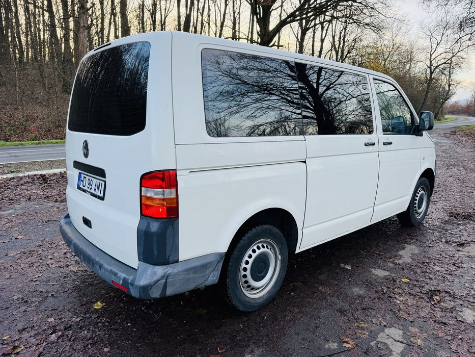 VW T5 Transporter 1.9 TDI 8+1 locuri arata si functioneaza foarte bine