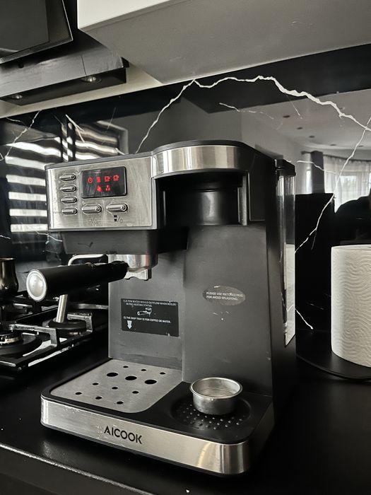 Aparat de cafea si friteuza electrica