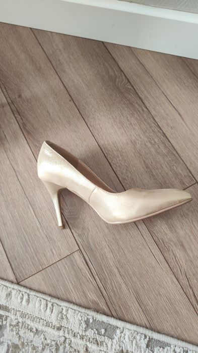 Туфли золотые  38 размер
