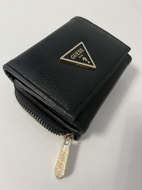Дамско пормоне GUESS