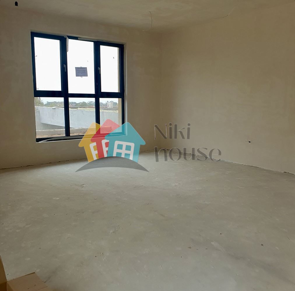 Продава се Тристаен апартамент в Варна, Виница - 125 кв.м за 1648 €/кв.м - Снимка #4