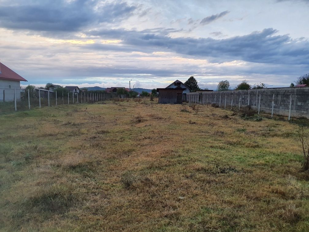 Vând teren pe strada Prelungirea Panduri - Intreg sau jumatate