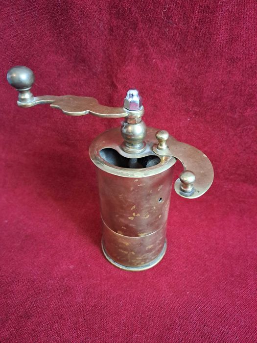 rasnita bronz realizata din obuz bronz 1916