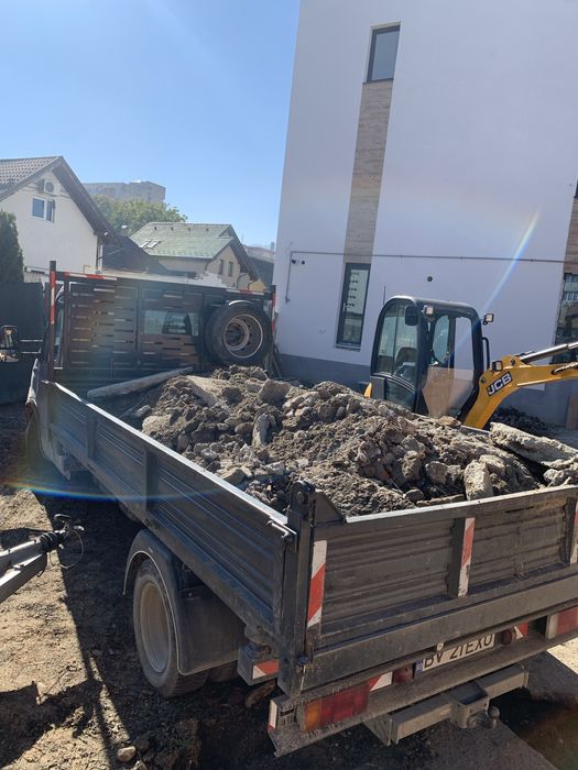 Inchiriez miniexcavator cu operator