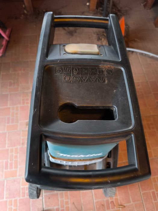 Tocator crengi Makita UD2500