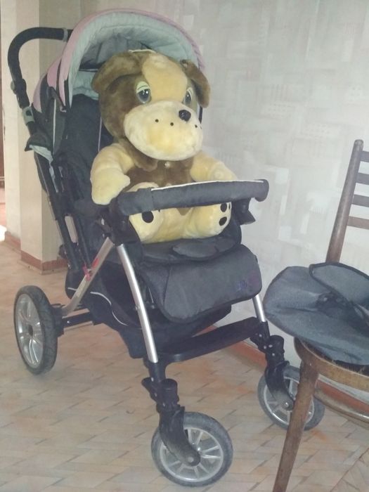 Коляска универсальная+ отдам  (листайте фото) на фото не всё