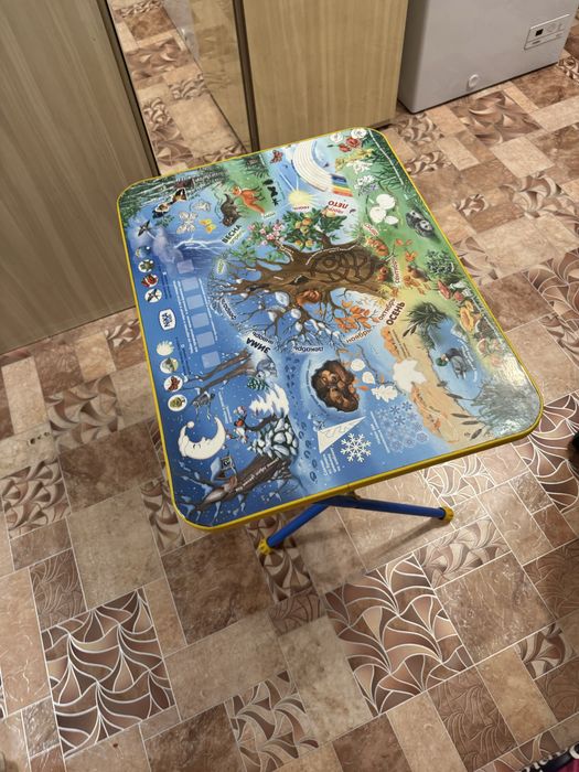 Продам детский стол и стул