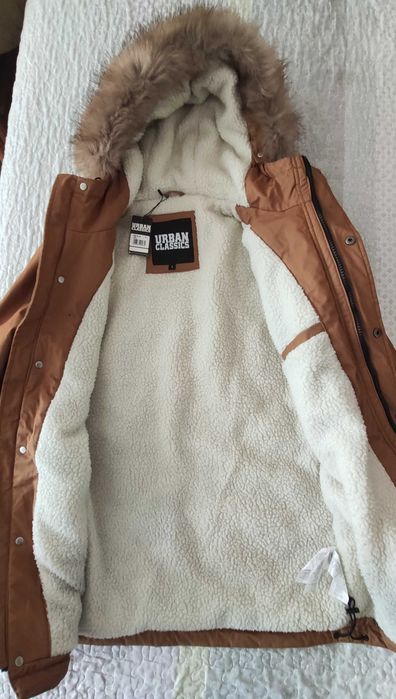 Продавам зимно яке Urban Classics размер S