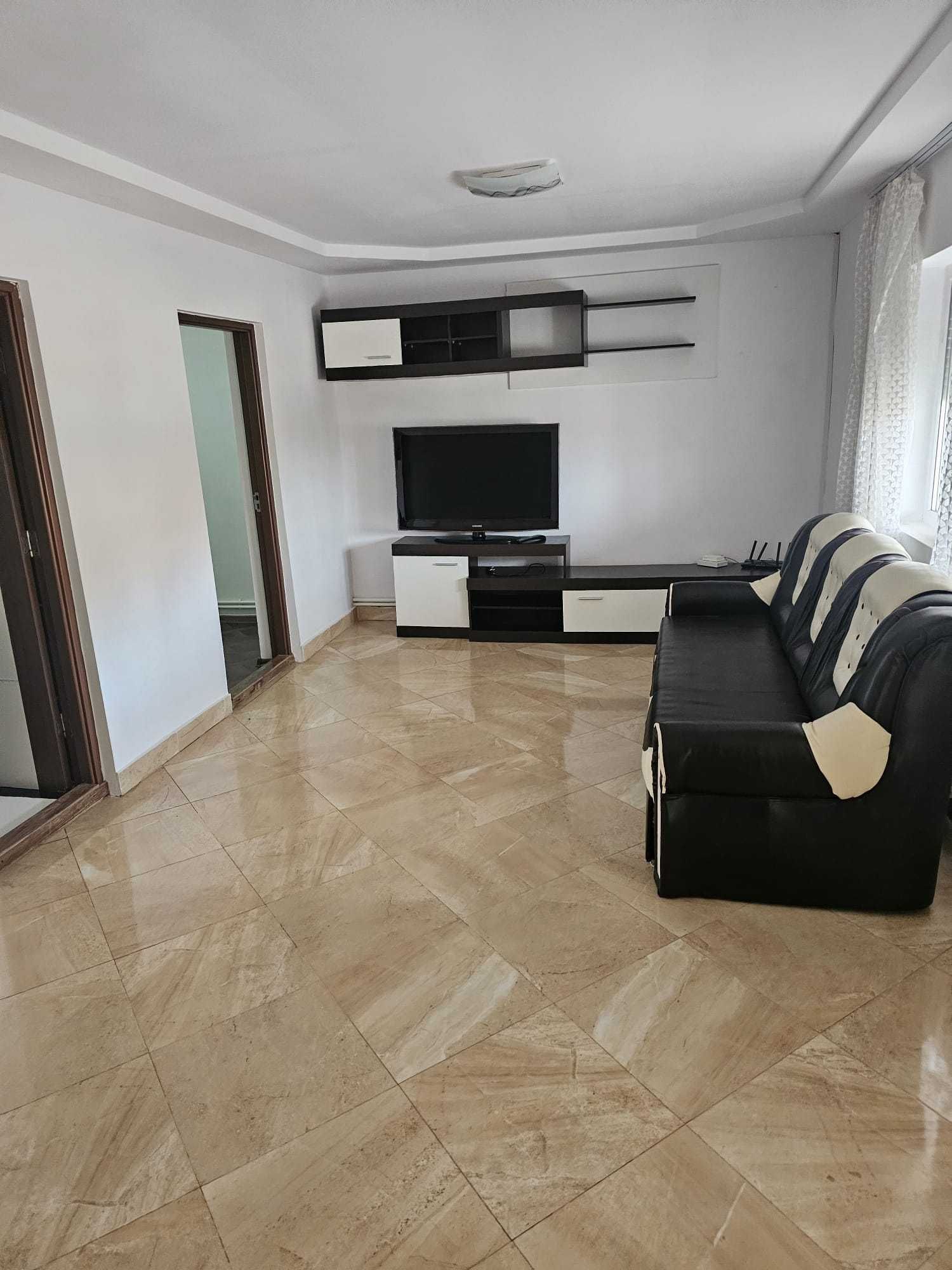 Inchiriez apartament Severin Zona Traian