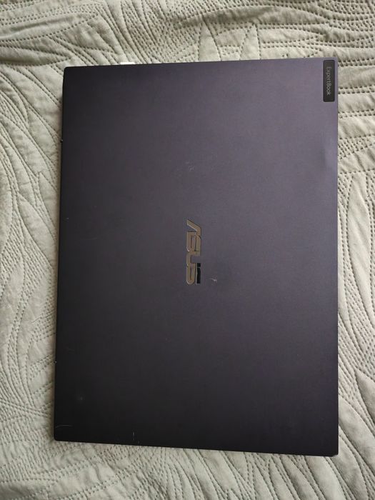Asus ExpertBook 16" /  i5 1240P. Iris XE graphic. 512 ssd