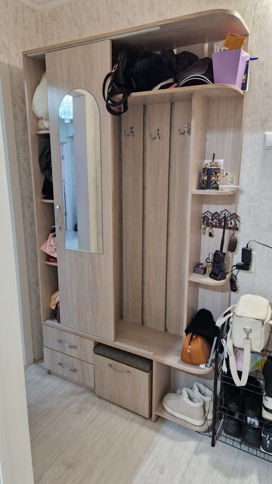 Продам прихожую  в отличном состоянии