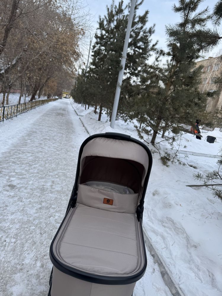 Продам коляску 3 в 1