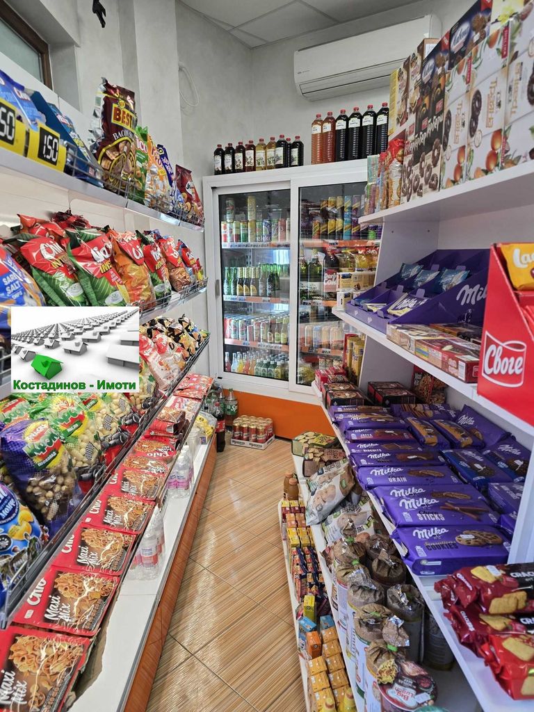 Дава се под наем Магазин в Пловдив, Център - 40 кв.м за 459 € - Снимка #2