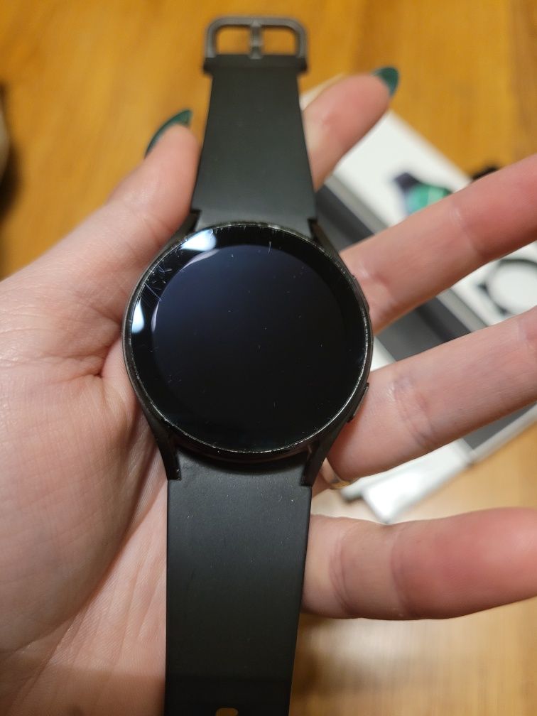 Смарт часовник Samsung galaxy watch 4