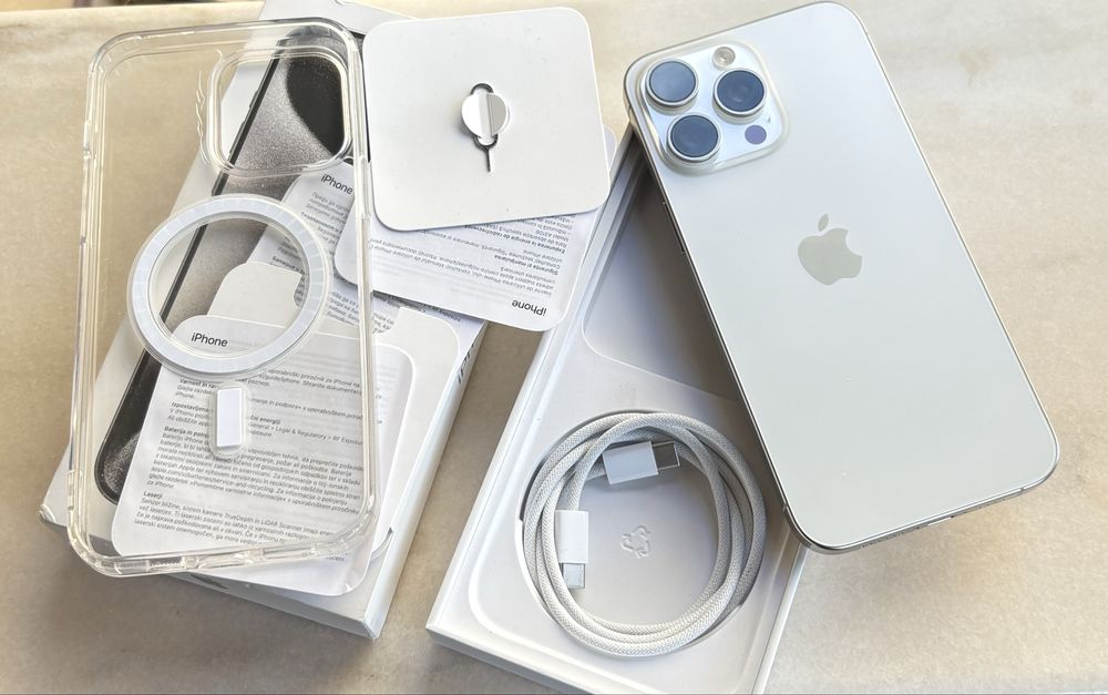 iPhone 15 Pro Max 256 gb, baterie 100%, 7 cicluri de incarcare