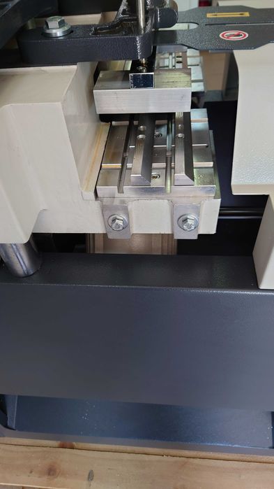 ORCA MM – Masina de debitat baghete automata cu conveior manual