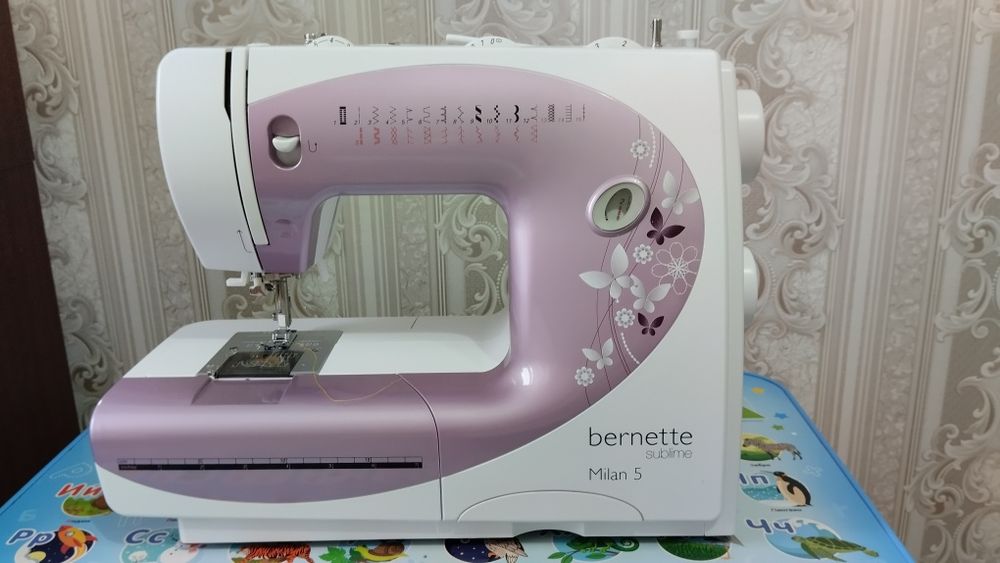 Продам швейную электрическую машинку