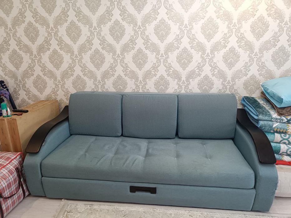 Срочно диван сатылады